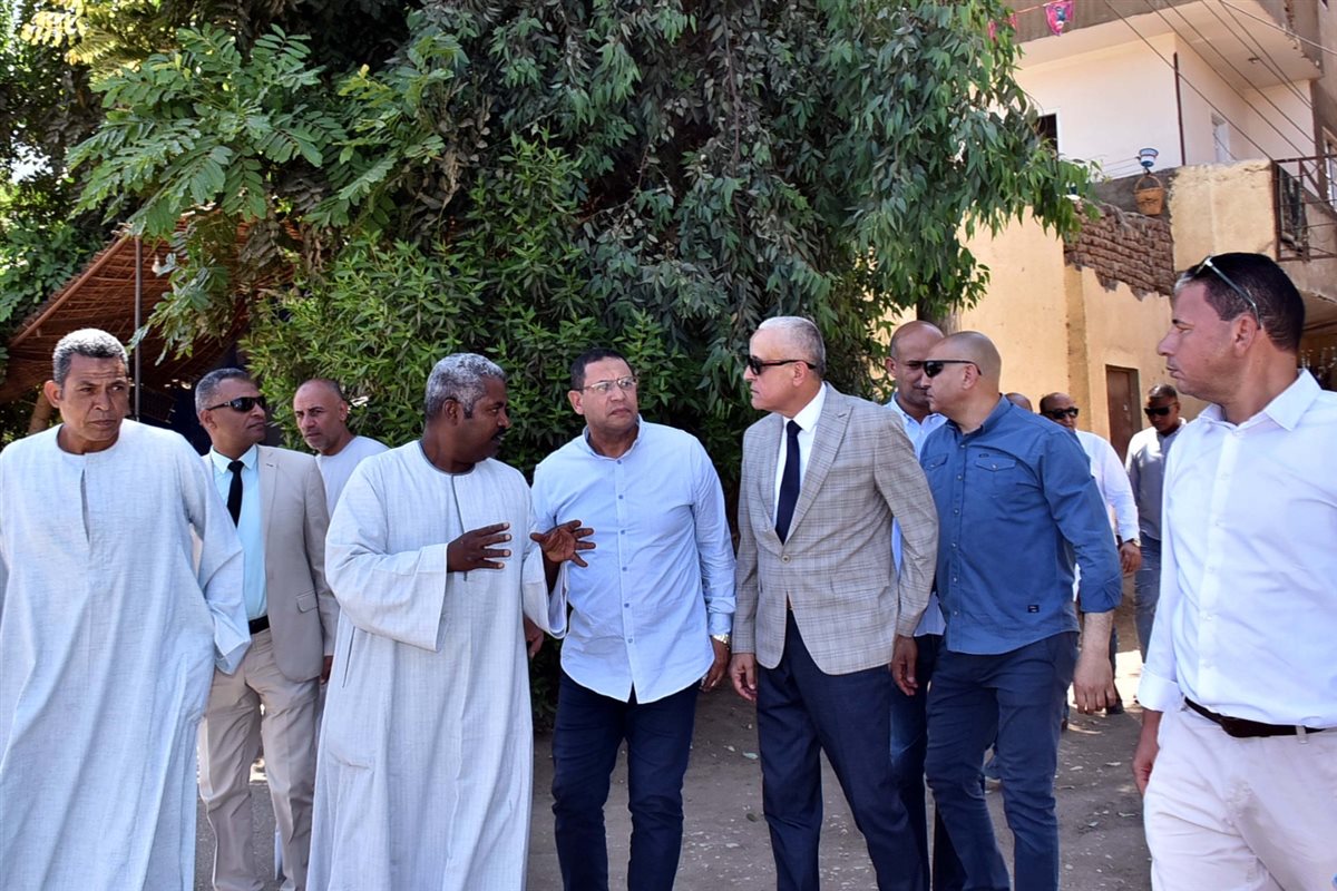 محافظ الأقصر ومشروعات تنموية غرب الأقصر