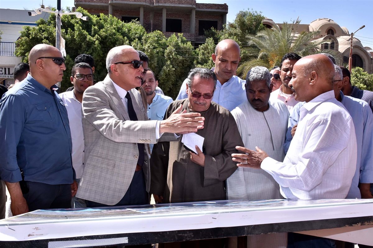 محافظ الأقصر ومشروعات تنموية غرب الأقصر