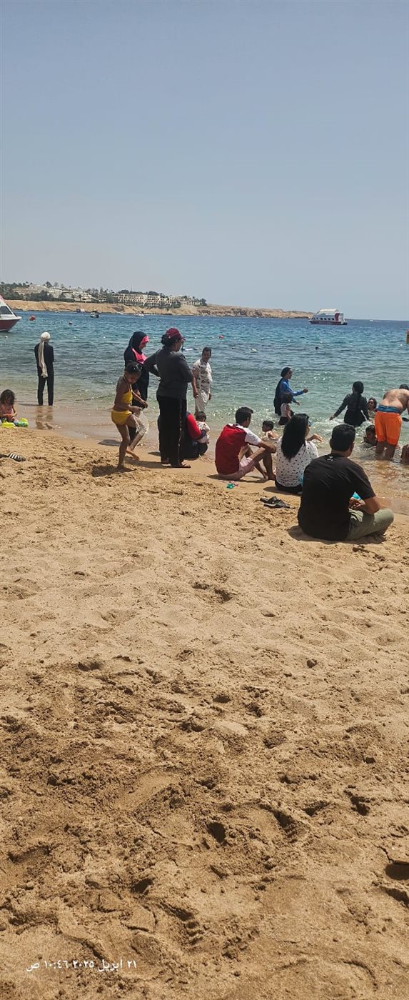 الإقبال على شواطئ شرم الشيخ