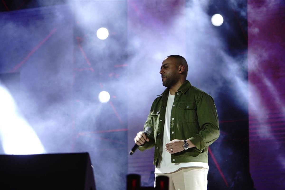 بحفل كامل العدد وبرعاية القاهرة 24.. تامر عاشور يتألق في حفلة الأخير بمناسبة احتفلات شم النسيم