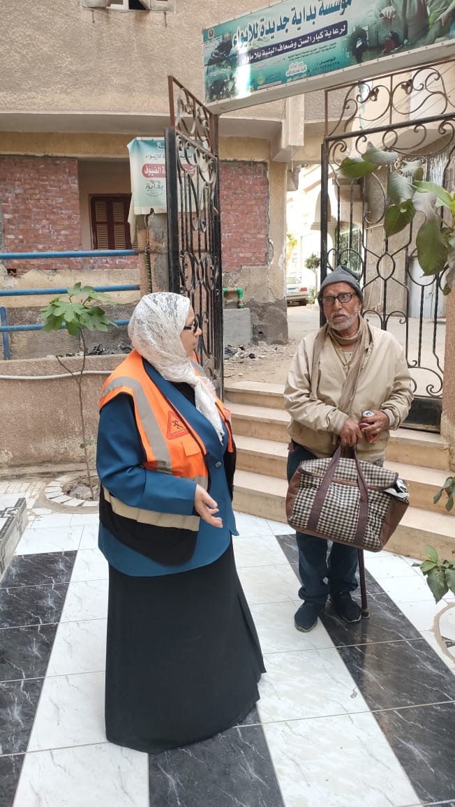 انقاذ مسن بلا مأوى