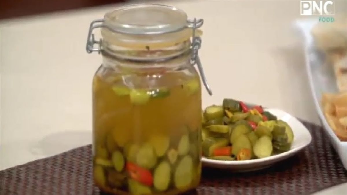 طريقة عمل مخلل الخيار فاطمة أبو حاتي
