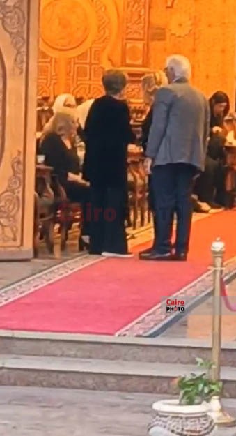 هالة سرحان ويسرا وإيناس الدغيدي يقدمن واجب العزاء في وفاة زوج الإعلامية سناء منصور|