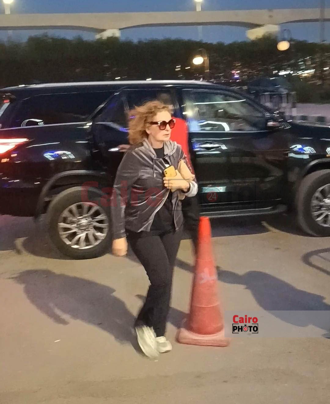 هالة سرحان ويسرا وإيناس الدغيدي يقدمن واجب العزاء في وفاة زوج الإعلامية سناء منصور|