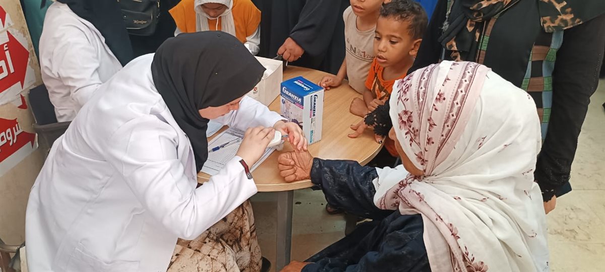 جامعة الأزهر توقِّع الكشف الطبي على 1063 حالة في قرى الجيزة