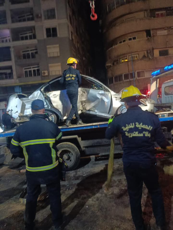 تصادم 3 سيارات ملاكي بكورنيش الإسكندرية