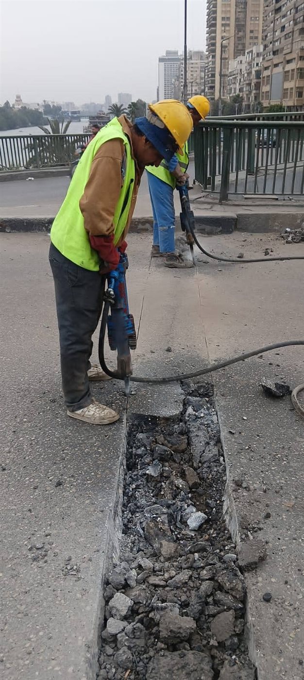 أعمال إحلال وتجديد الفواصل العرضية بوصلة كوبري 6 أكتوبر