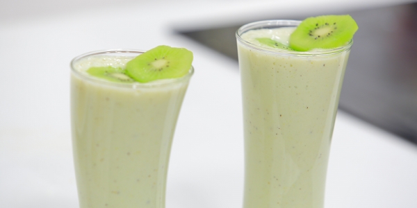 مقادير عمل عصير موز بالجوافة والنعناع