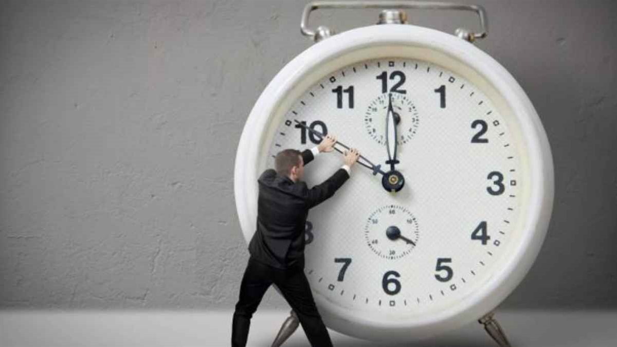 موعد تغيير الساعة في مصر للتوقيت الصيفي