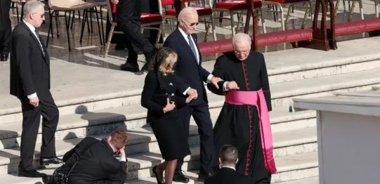 زعماء العالم يتوافدون لتشييع جثمان البابا فرنسيس