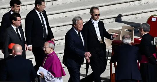 زعماء العالم يتوافدون لتشييع جثمان البابا فرنسيس