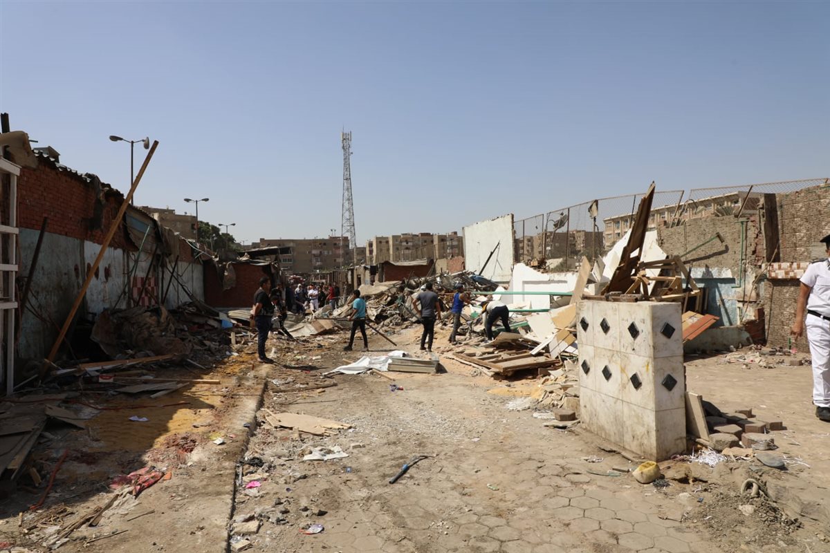 إزالة سوق الزلزال العشوائى بالمقطم