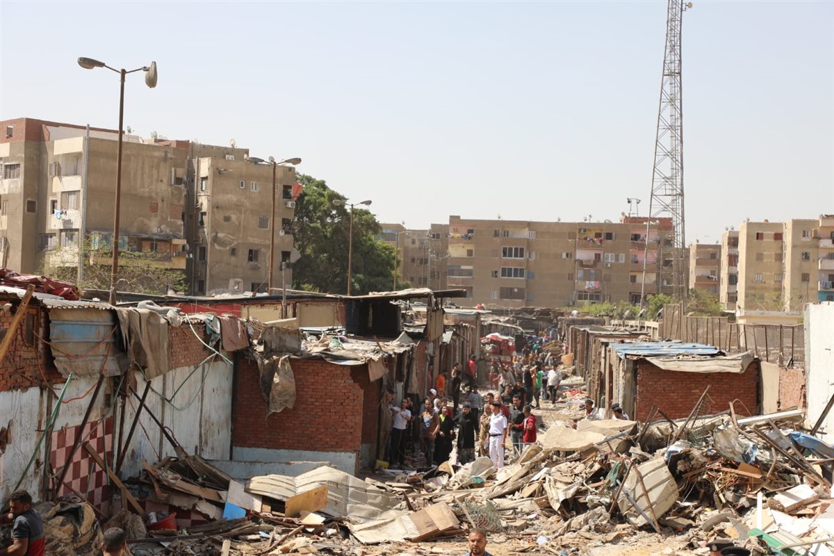 إزالة سوق الزلزال العشوائى بالمقطم