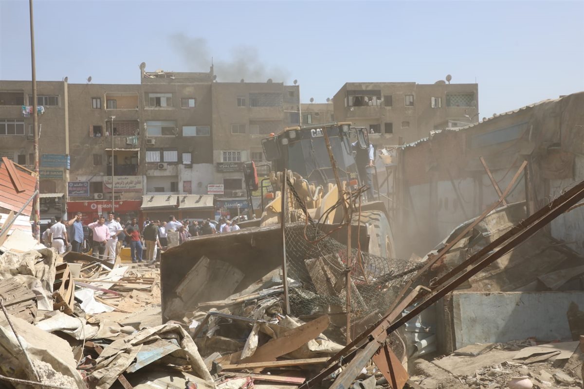 إزالة سوق الزلزال العشوائى بالمقطم