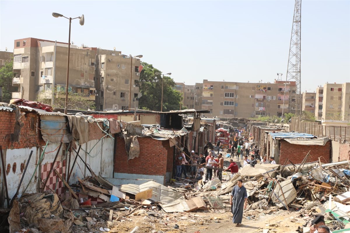 إزالة سوق الزلزال العشوائى بالمقطم