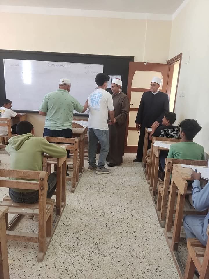 رئيس الإدارة المركزية لجنوب سيناء الازهرية يتفقد اللجان