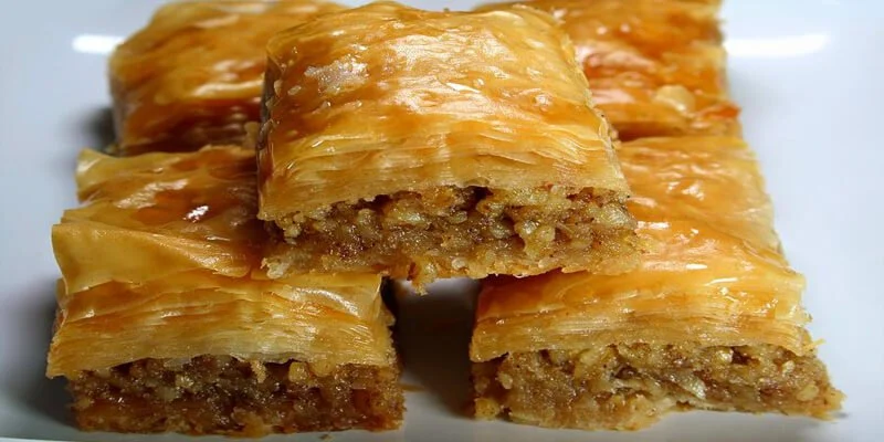 طريقة عمل الجلاش باللحمة المفرومة واللبن والبيض