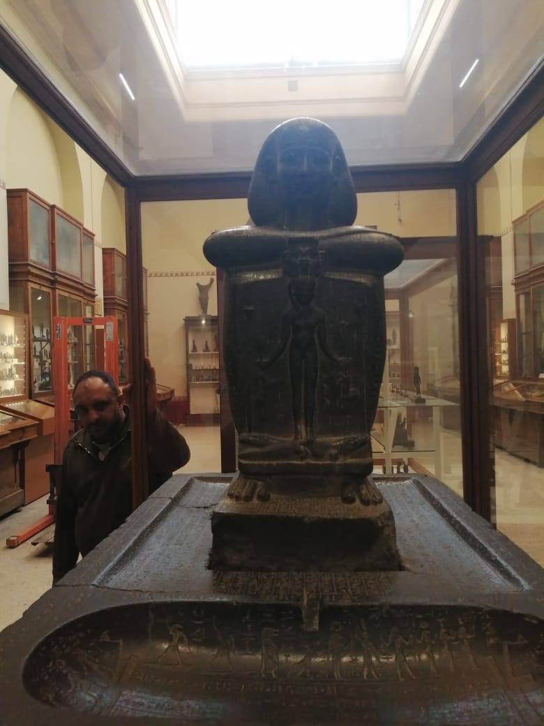 تمثال فريد لـ الكاهن جد حور