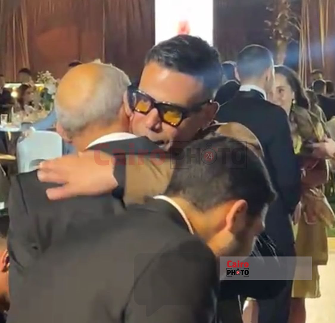 محمد إمام في حفل زفاف ابنة عمه عصام إمام&nbsp;