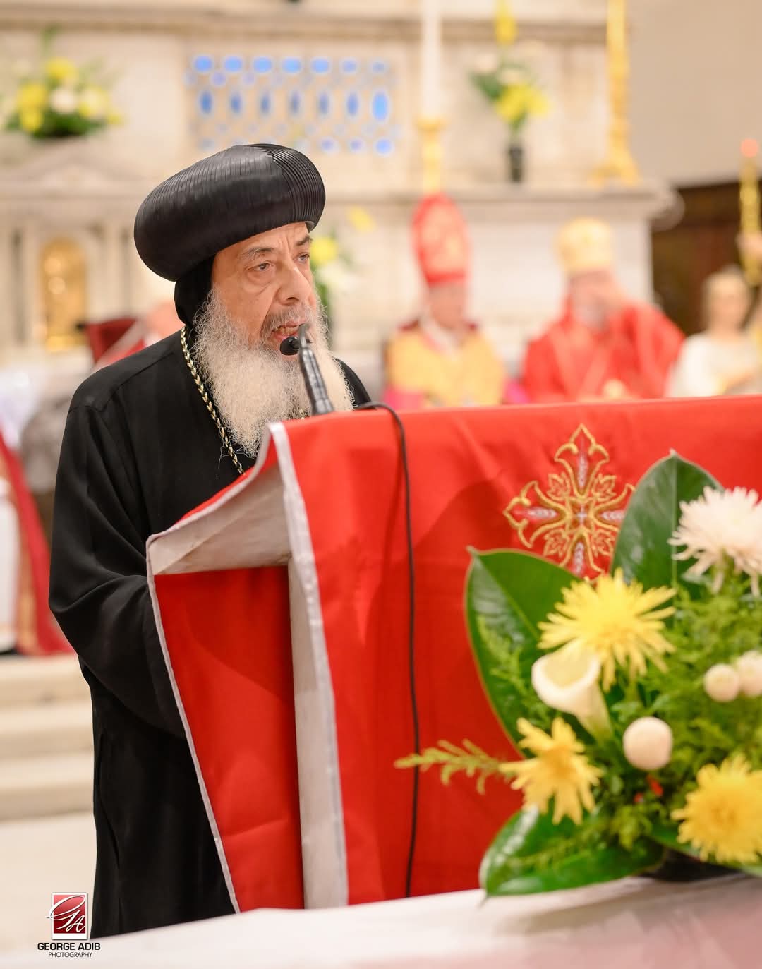 وفد كنسي للتعزية في بابا الڤاتيكان بالقاهرة