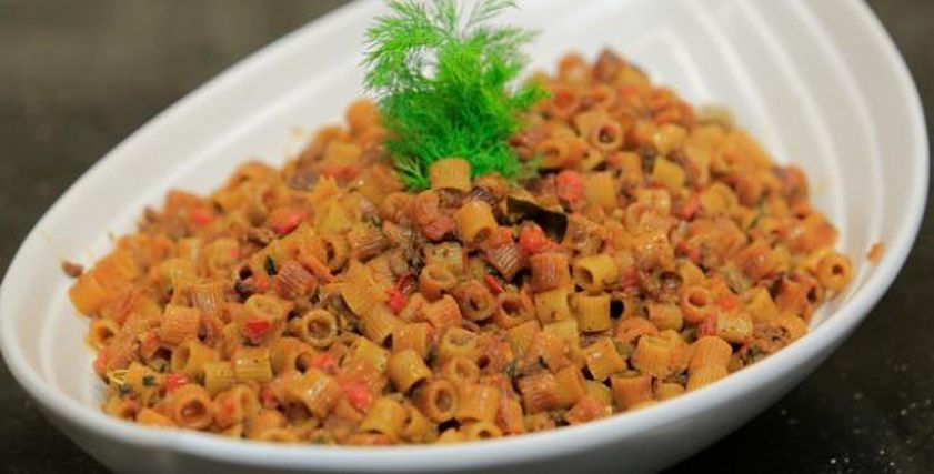 طريقة عمل مكرونة بالحمص والطماطم