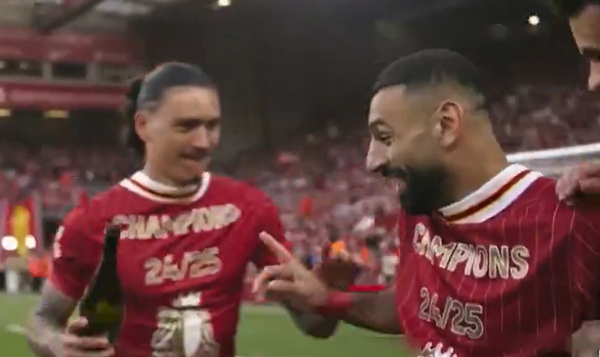 محمد صلاح يرفض الاحتفال بـ الخمر بعد التتويج بالدوري الإنجليزي