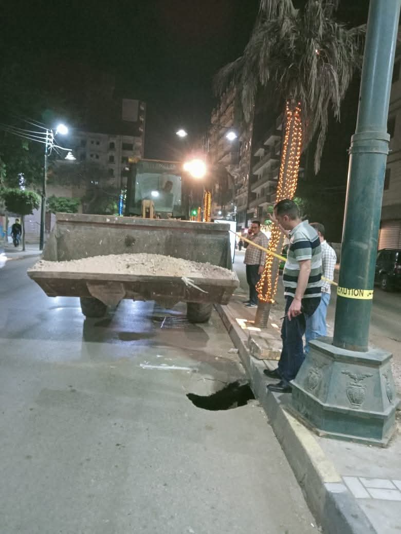 هبوط أرضي في شارع باريس بالمنوفية 