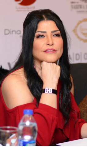 مصممة الأزياء جينا سلطان