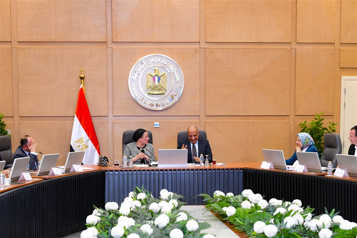 وزيرا البيئة والكهرباء 