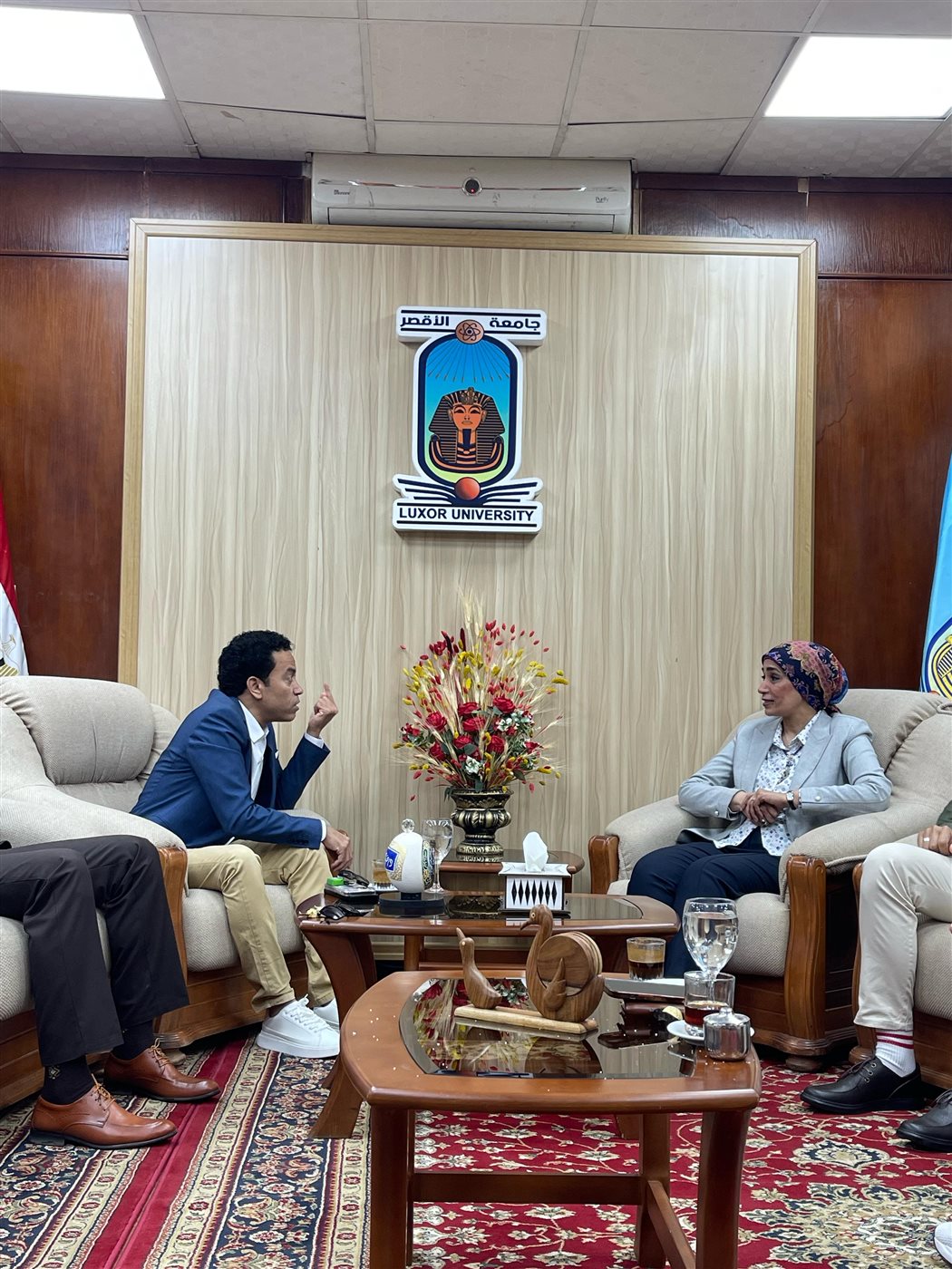 جامعة الأقصر تستقبل الفنان سامح حسين