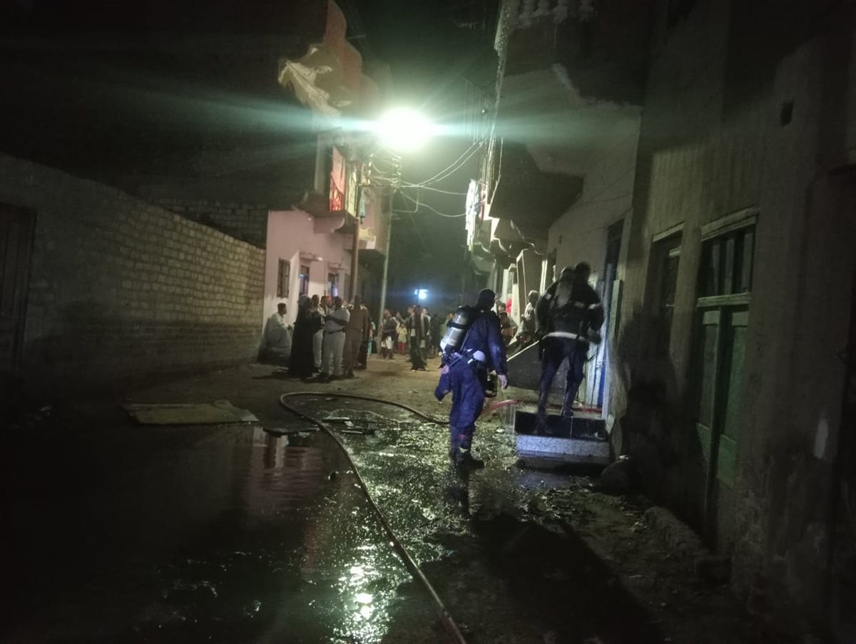 حريق يلتهم محتويات شقة سكنية في اسيوط