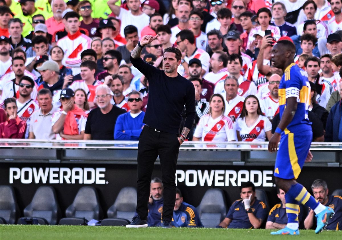 المدرب الأرجنتيني فرناندو جاجو