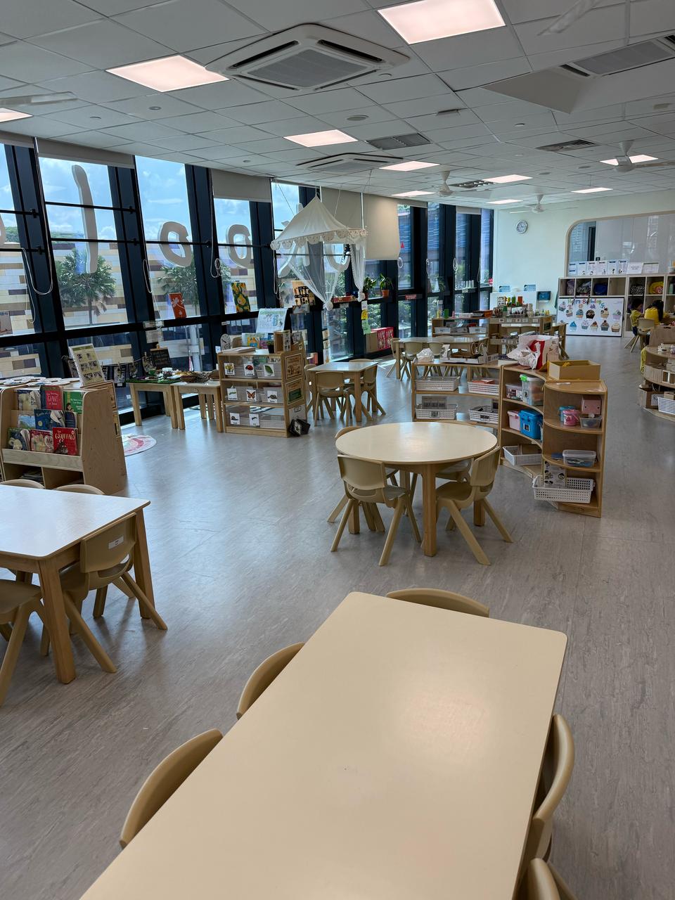 جولة وزيرة التضامن لمجمعات حضانات ورياض الأطفال في سنغافورة