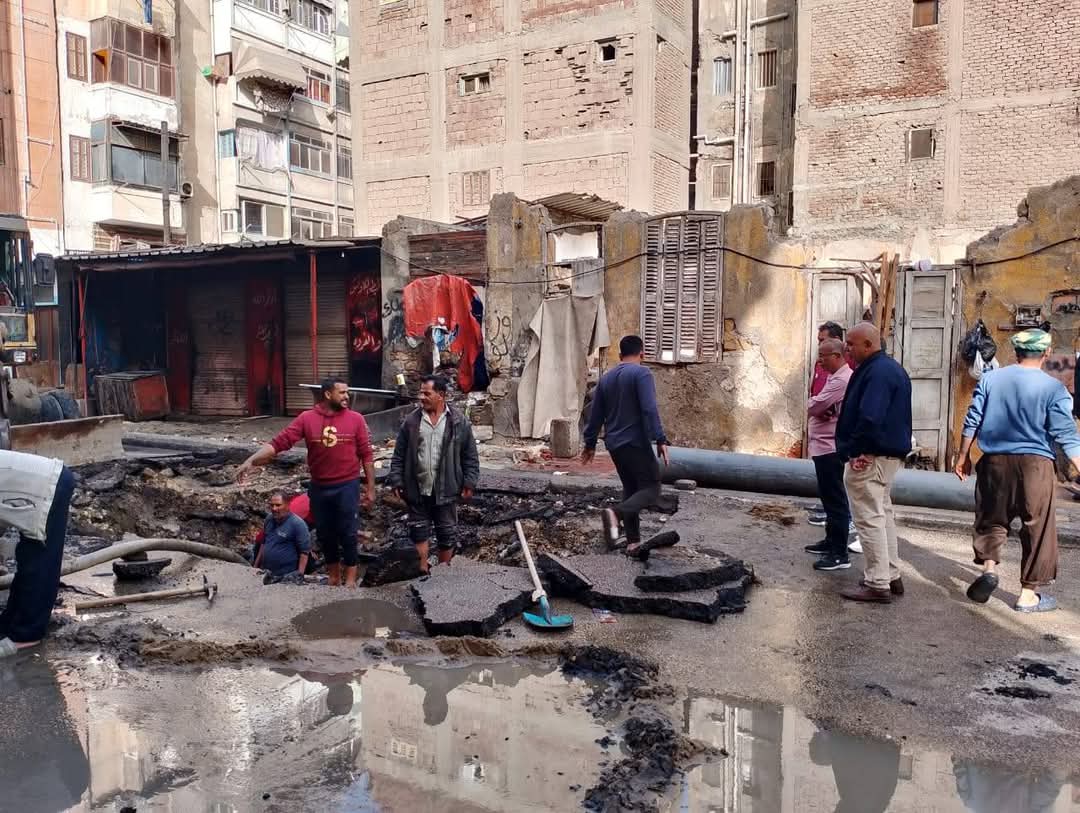 كسر ماسورة مياه وهبوط أرضي ببورسعيد 