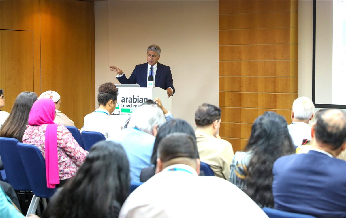 وزير السياحة