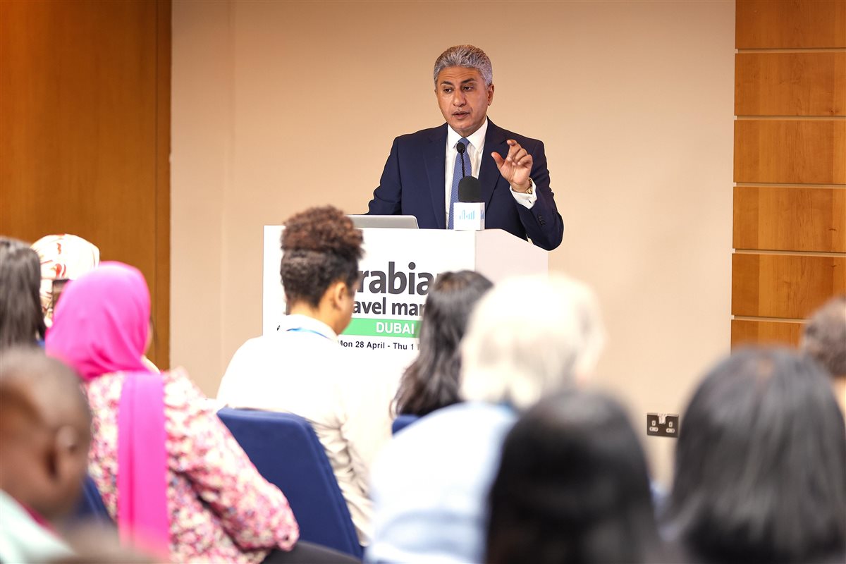 وزير السياحة