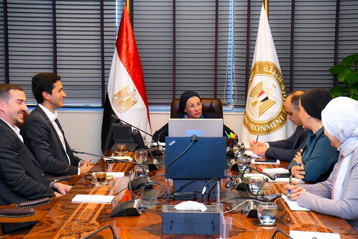 توقيع عقد إدارة وتشغيل مصنع تدوير المخلفات بالعدوة