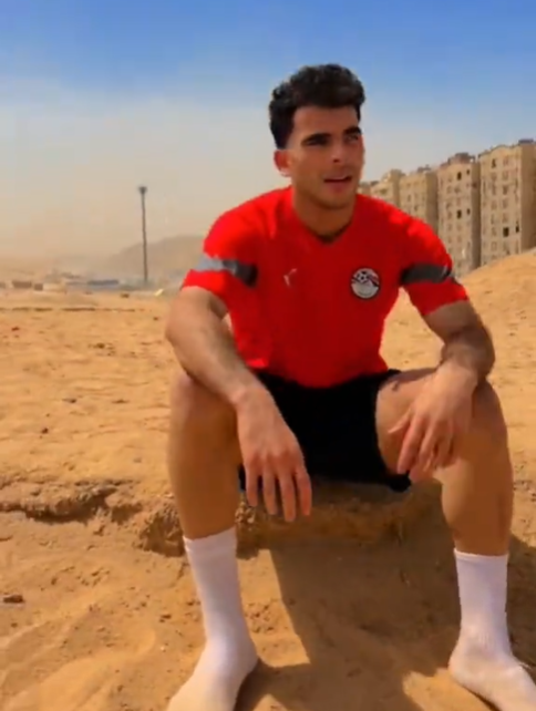 زيزو يواصل الاستعداد للموسم الجديد بتدريبات شاقة في الصحراء<br alt=