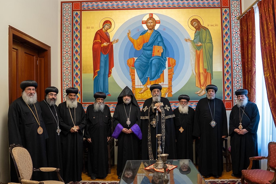 البابا تواضروس الثاني يزور مطرانية الأرمن الأرثوذكس في رومانيا