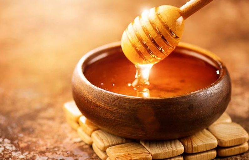 هل يمكن كشف العسل المغشوش في المنزل بسهولة