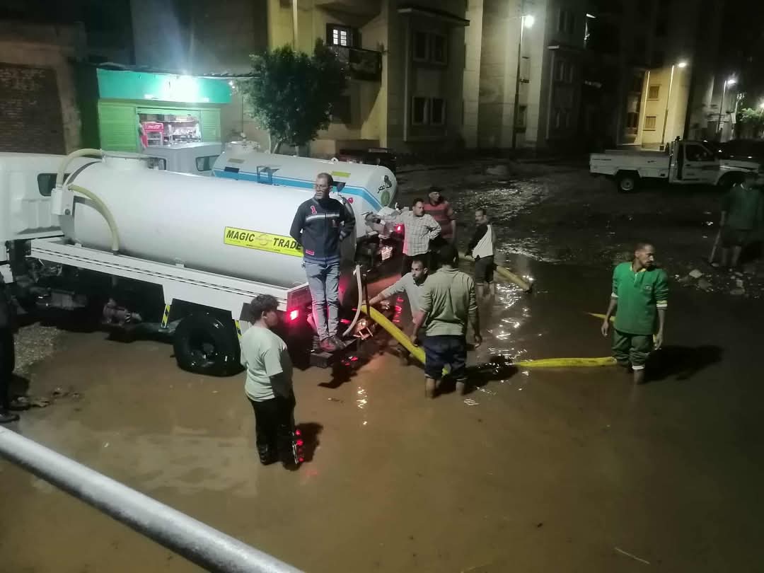 إنقاذ سيارة عالقة داخل نفق بالمنوفية بسبب شدة الأمطار 