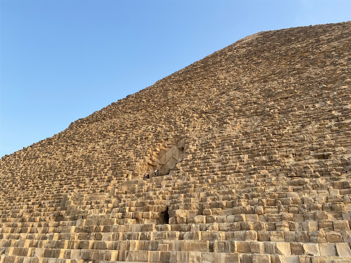  المدخل الأصلي للهرم الأكبر 