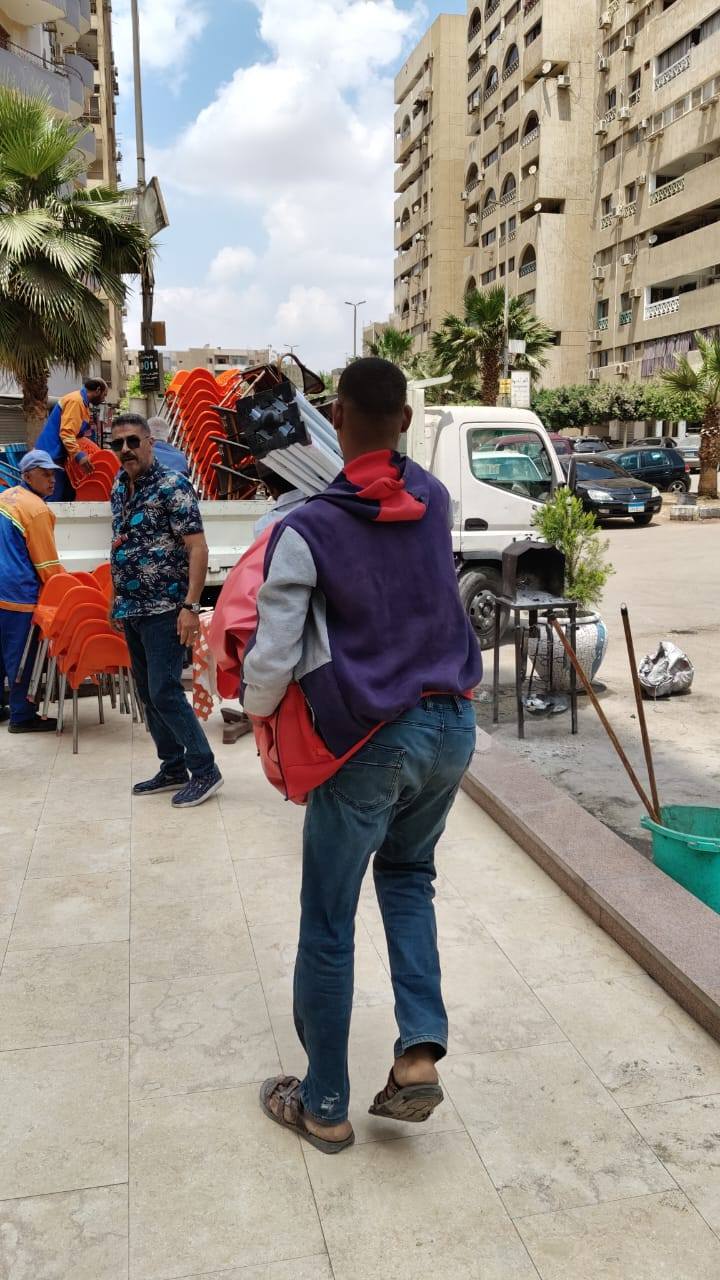 رئيس حي مدينة نصر يقود حملة مكبرة لإزالة التعديات من المحال المخالفة