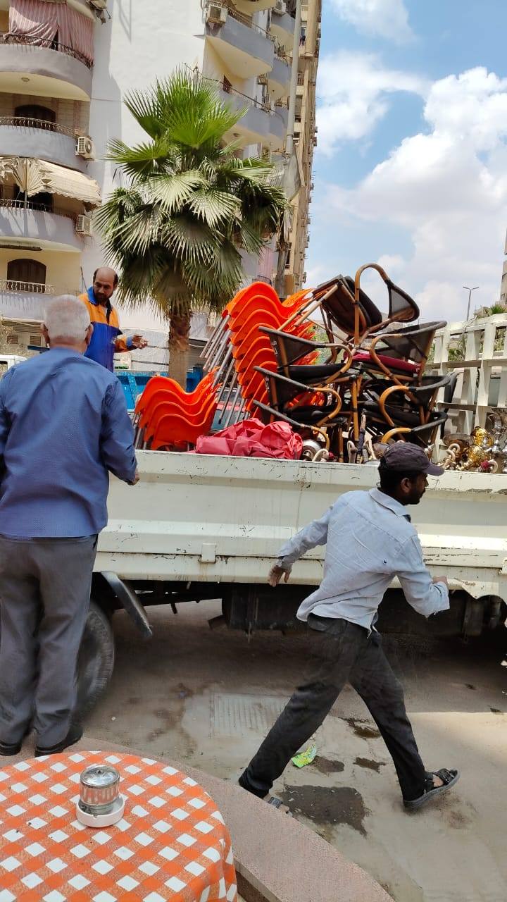 رئيس حي مدينة نصر يقود حملة مكبرة لإزالة التعديات من المحال المخالفة