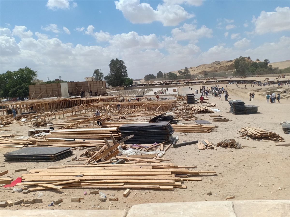 مسارح خشبية بمنطقة أهرامات الجيزة