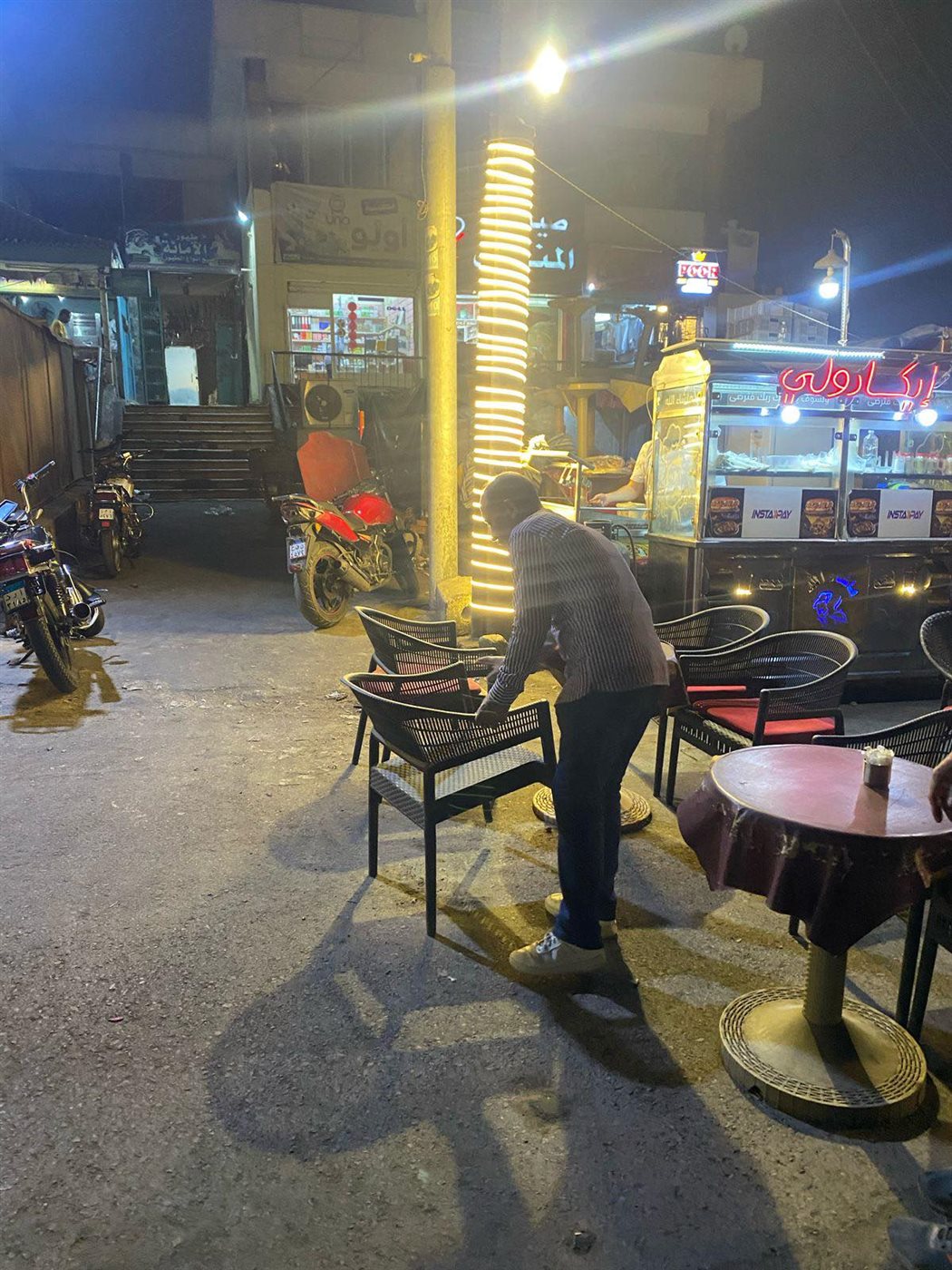 حملات لرفع الإشغالات بالنزهة