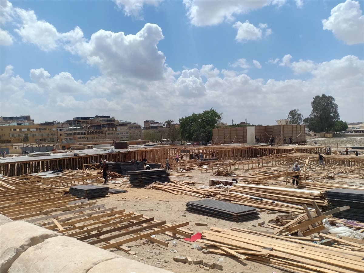 مسارح خشبية بمنطقة أهرامات الجيزة