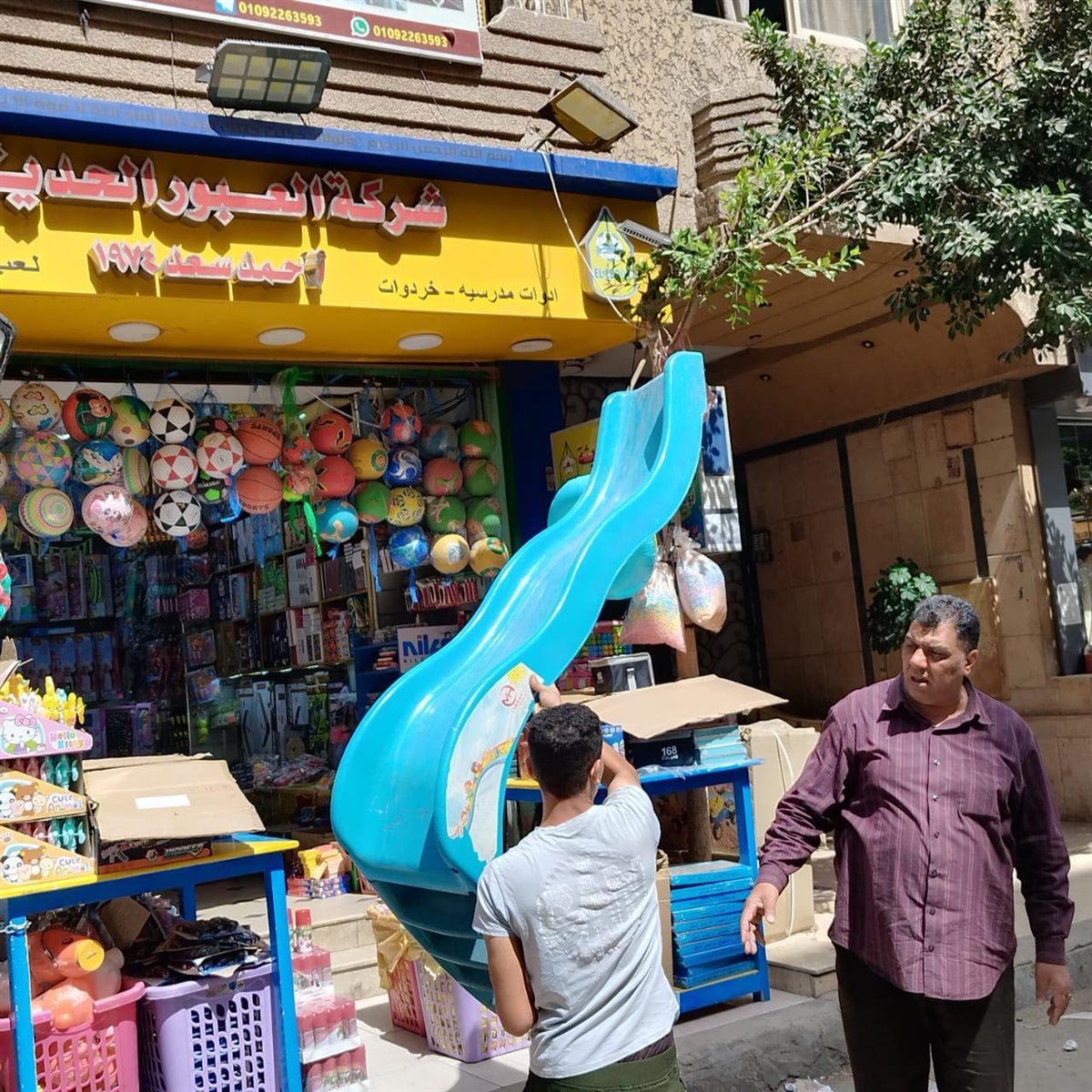 رئيس حي النزهة يقود حملات مكبرة لمواجهة تعديات المحال المخالفة: مستمرون لرفع ما يستجد من إشغالات