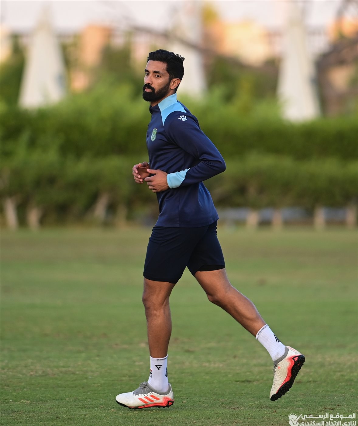 مصيلحي يؤازر الفريق قبل مباراة زد بالدوري الممتاز