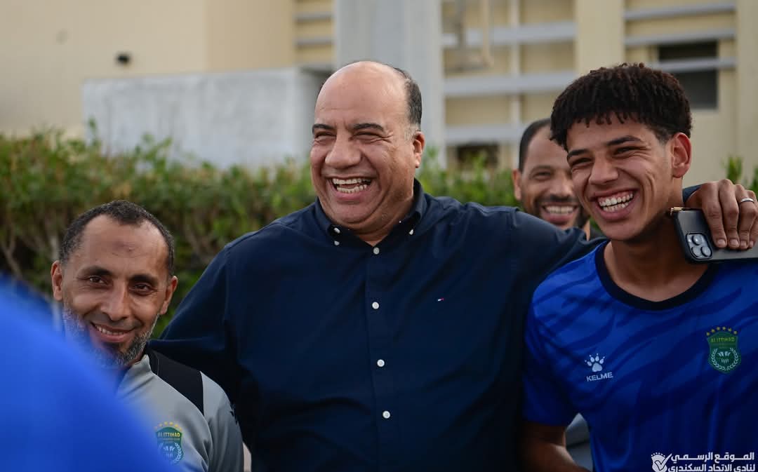 مصيلحي يؤازر الفريق قبل مباراة زد بالدوري الممتاز 